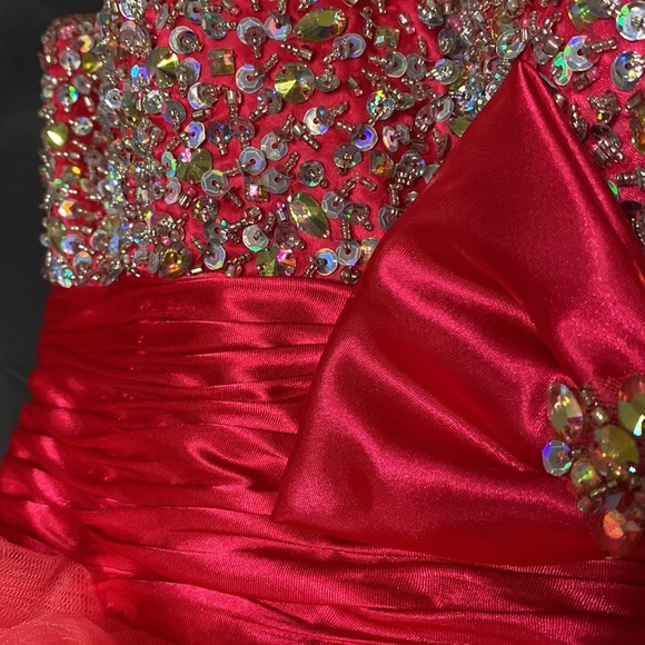 Party dress strapless or can be worn with straps - Picture 5 of 8